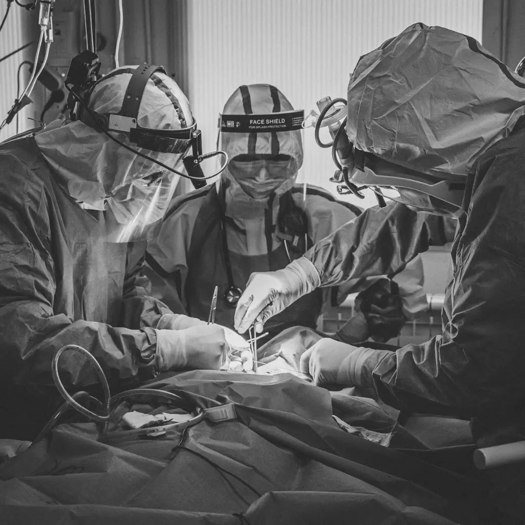 Petal Surgical incisionless robotic histotripsy device
